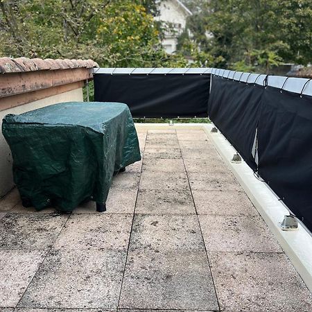 Appartement Cosy Et Confortable Saint-Genis-Laval Exterior foto