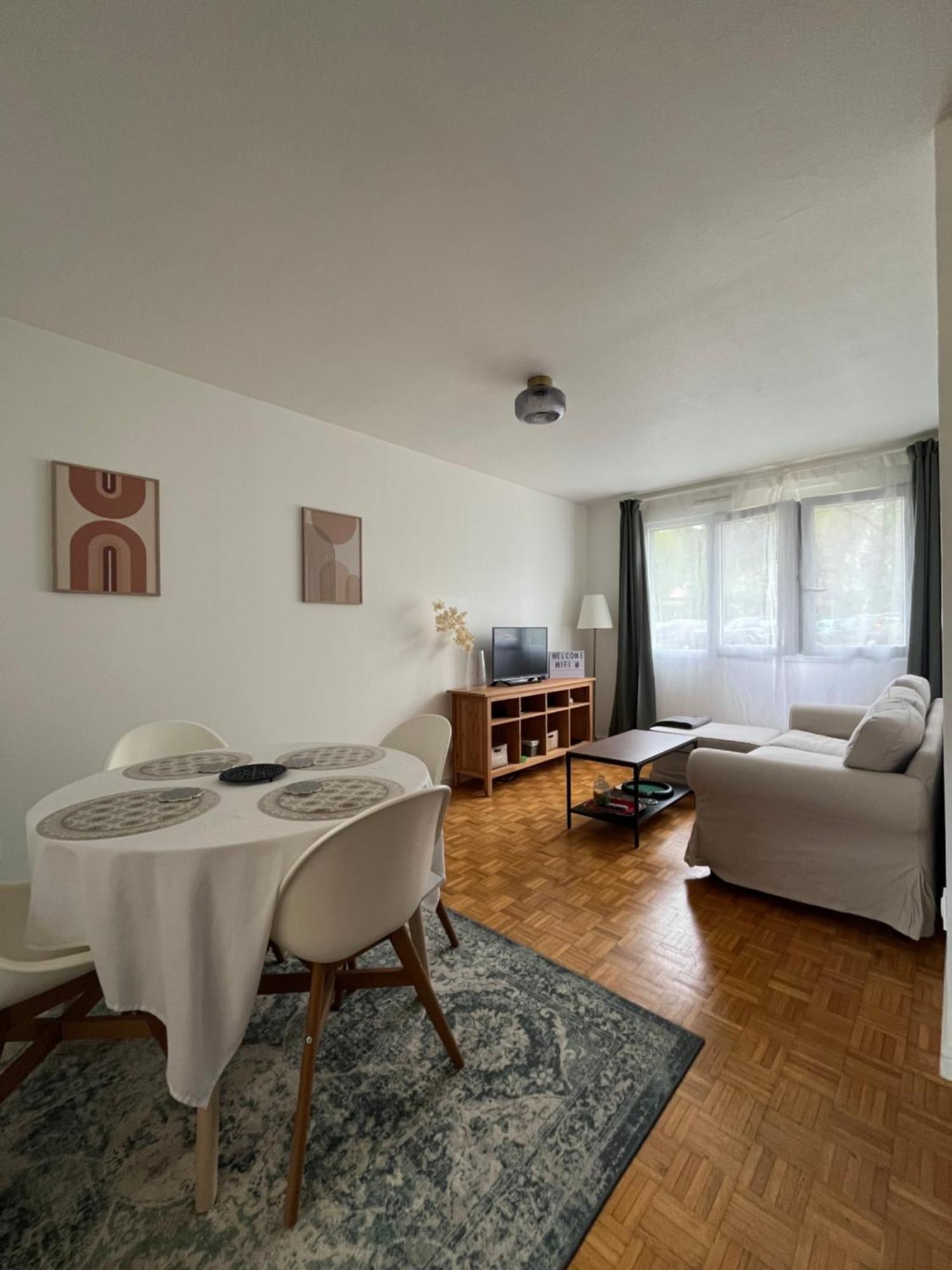 Appartement Cosy Et Confortable Saint-Genis-Laval Exterior foto