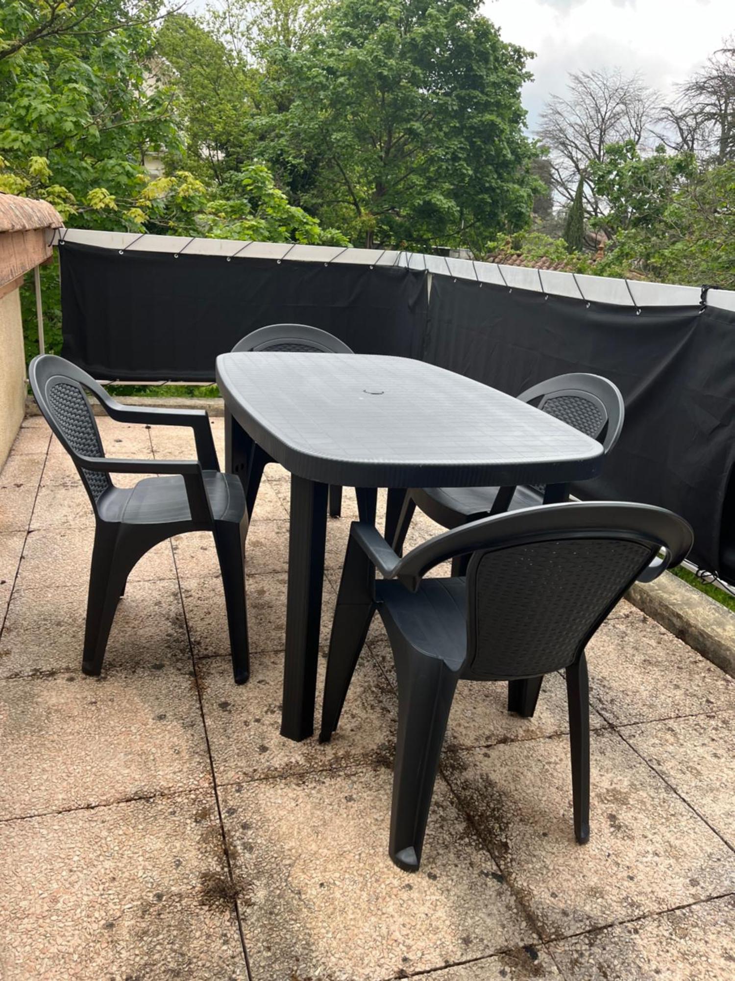 Appartement Cosy Et Confortable Saint-Genis-Laval Exterior foto
